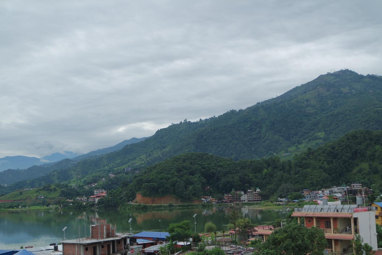 Pokhara Youth Hostel Bagian luar foto