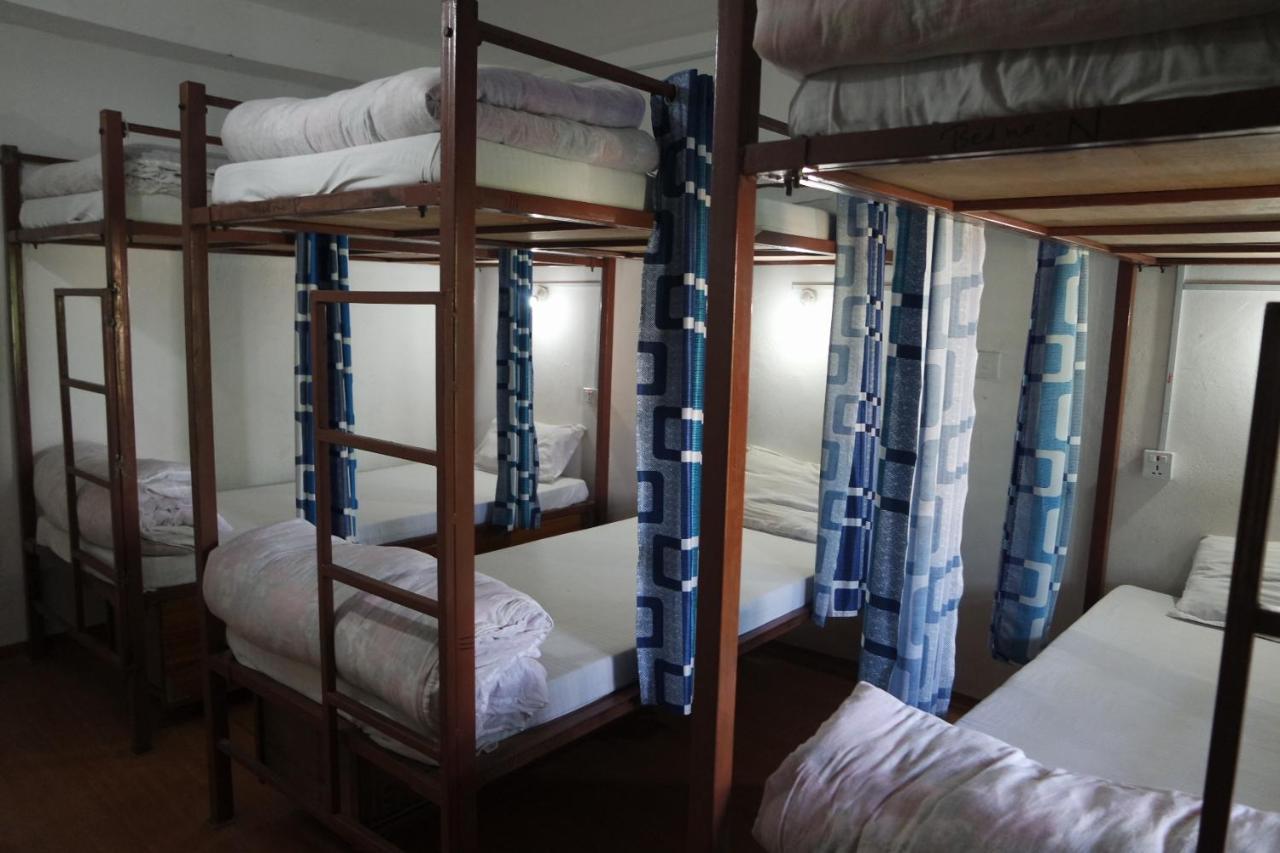 Pokhara Youth Hostel Bagian luar foto